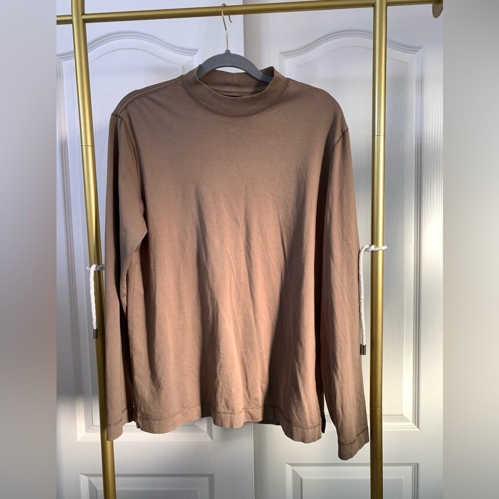 Banana Republic Men's Tan Long Sleeve Tee size M